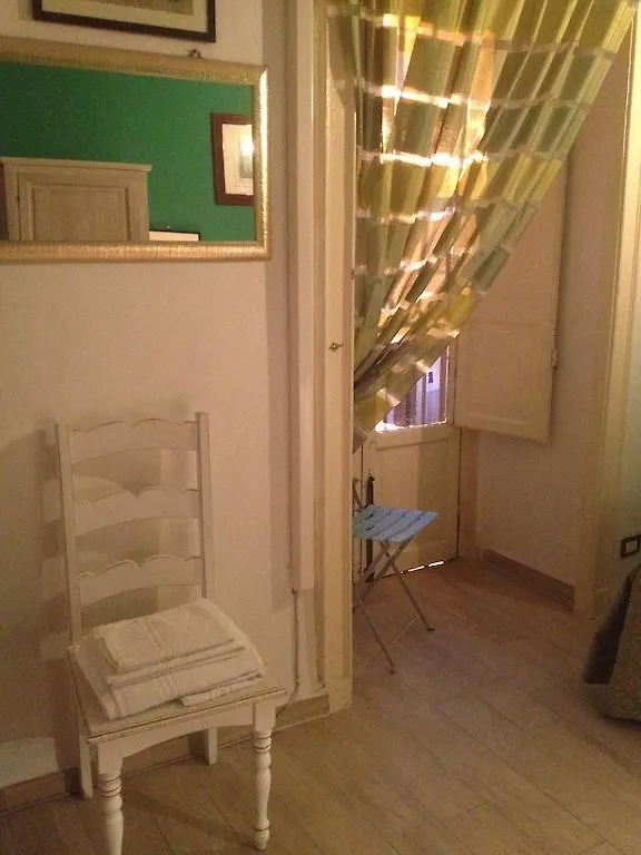 *** Bed & Breakfast B&B Domus Dei Cocchieri Palermo Italy