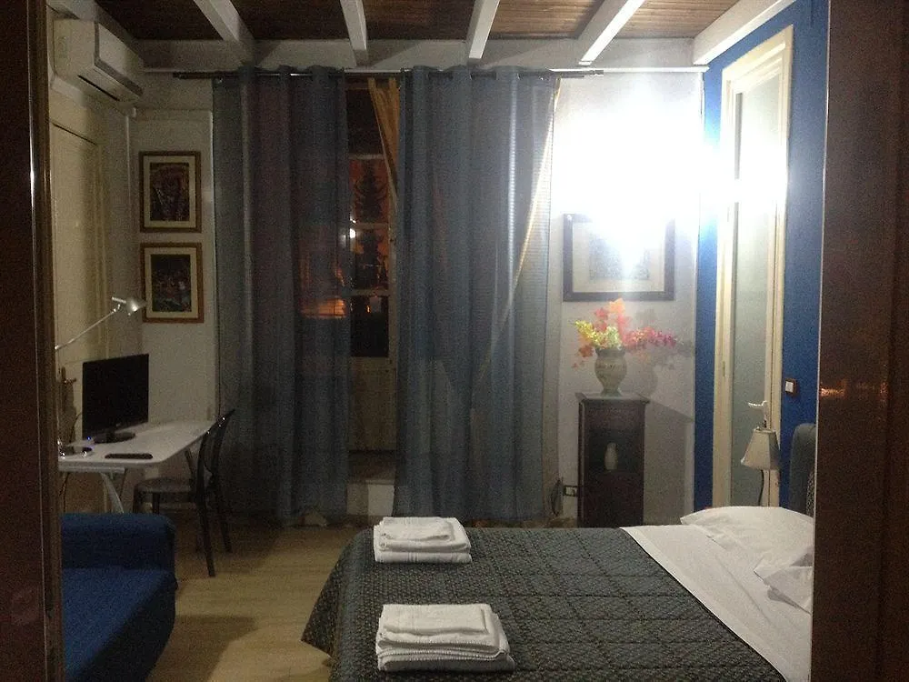 B&B Domus Dei Cocchieri Palermo 3*,  Italy
